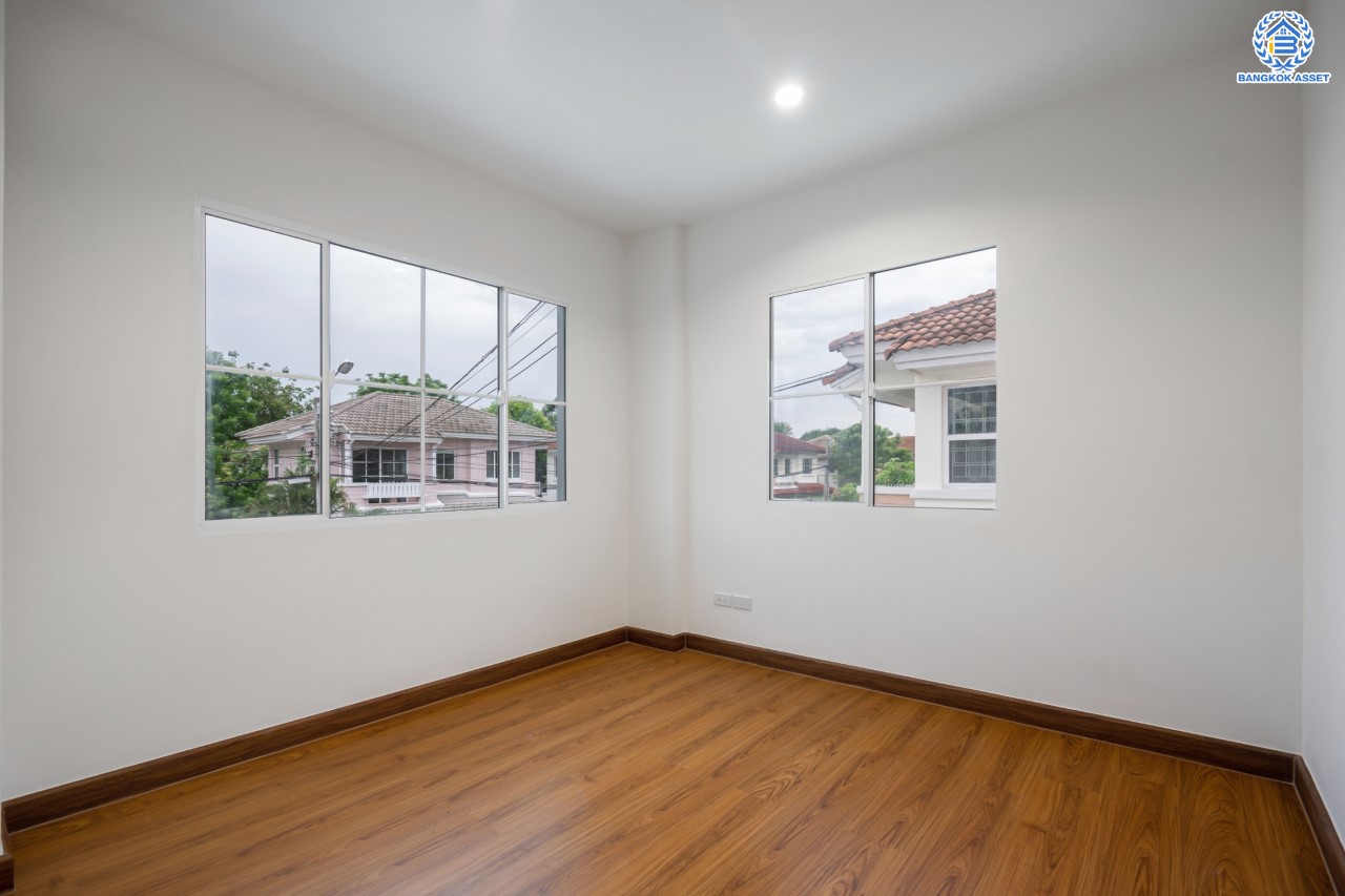 บ้านมือสองตกแต่งใหม่ ม.ชลลดา วัดลาดปลาดุก คุณภาพระดับ L&H บนเนื้อที่ 52.2 ตร.ว. ฟังก์ชัน 3 ห้องนอน 2 ห้องน้ำ 3 ที่จอดรถ บนทำเลศักยภาพ เพียง 15 นาทีถึง เซ็นทรัลเวสท์เกต ใกล้รถไฟฟ้าสายสีม่วง "สถานีคลองบางไผ่"...